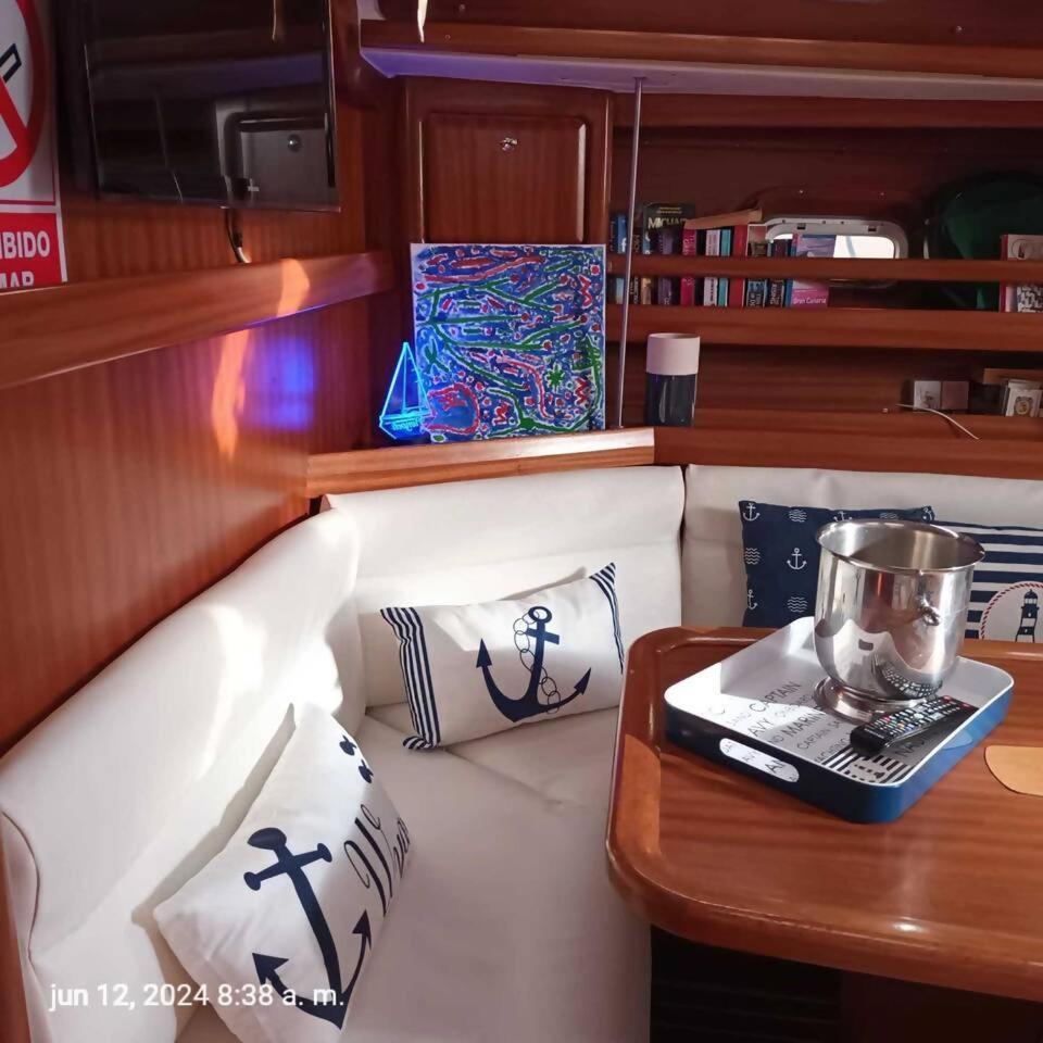 Precioso Yate En El Centro Del Puerto De Mogan Hotel Ngoại thất bức ảnh