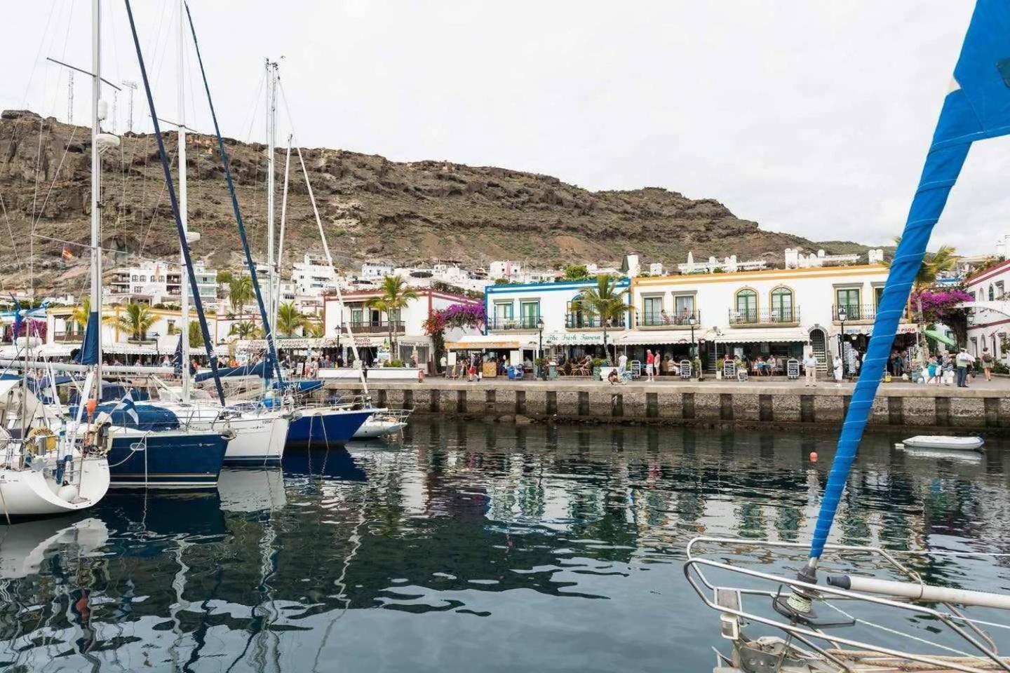 Precioso Yate En El Centro Del Puerto De Mogan Hotel Ngoại thất bức ảnh